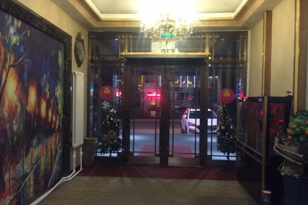 华天精选酒店桑拿，养生休闲，夜生活不设限